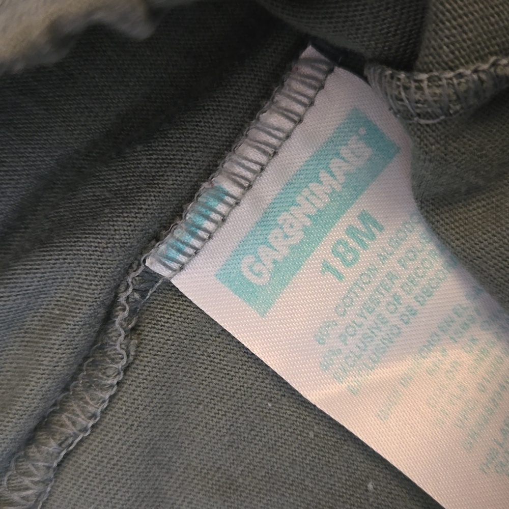 A bundle of 18M boys play clothes - Picture 8 of 10